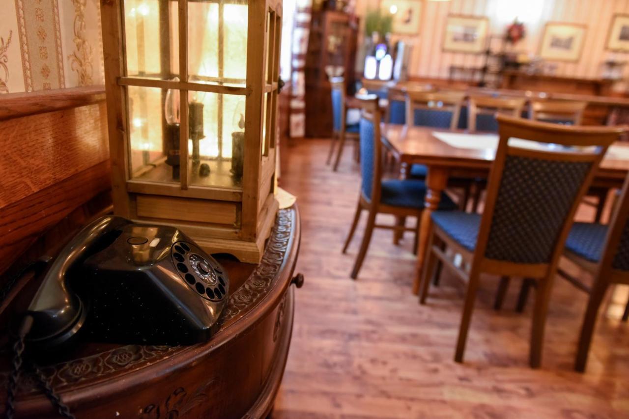 Dwor Ostoia Hotel Rymanów Eksteriør billede
