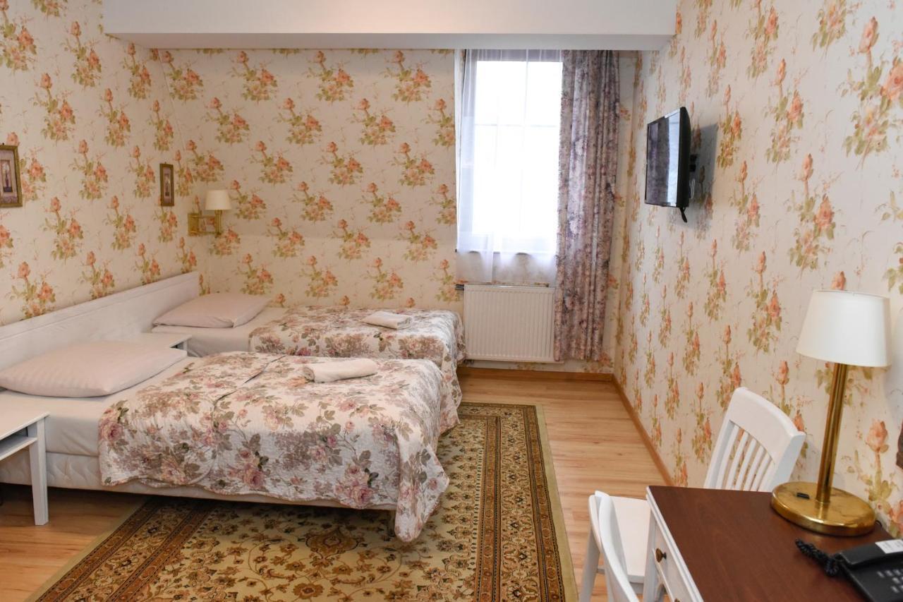Dwor Ostoia Hotel Rymanów Eksteriør billede