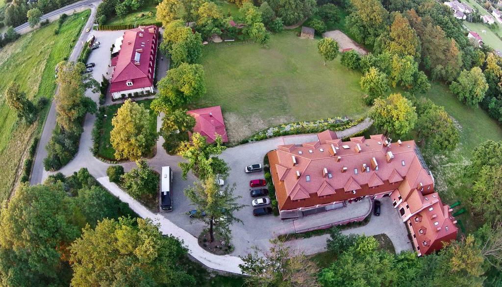 Dwor Ostoia Hotel Rymanów Eksteriør billede