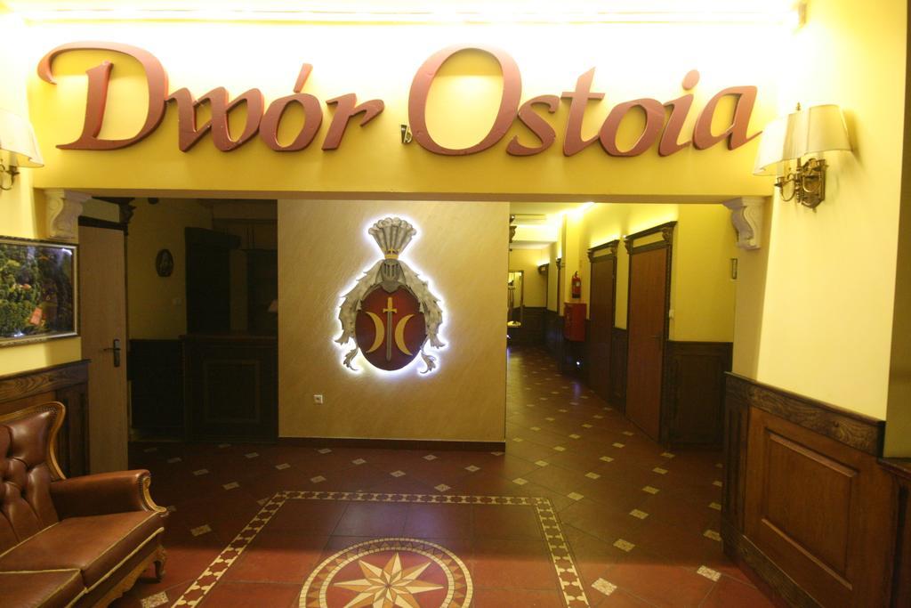 Dwor Ostoia Hotel Rymanów Eksteriør billede