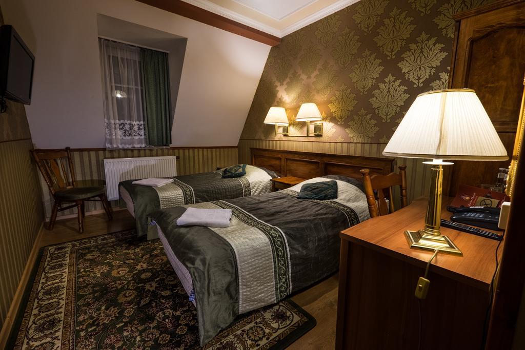 Dwor Ostoia Hotel Rymanów Eksteriør billede